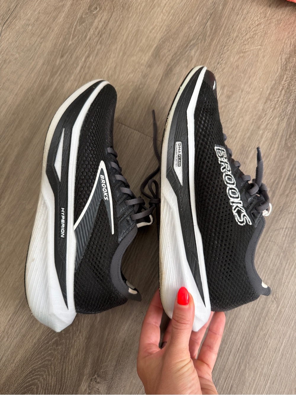 Brooks Hyperion 3 - Black/White